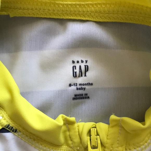 Baby GAP Swimwear - Picture 3 of 13